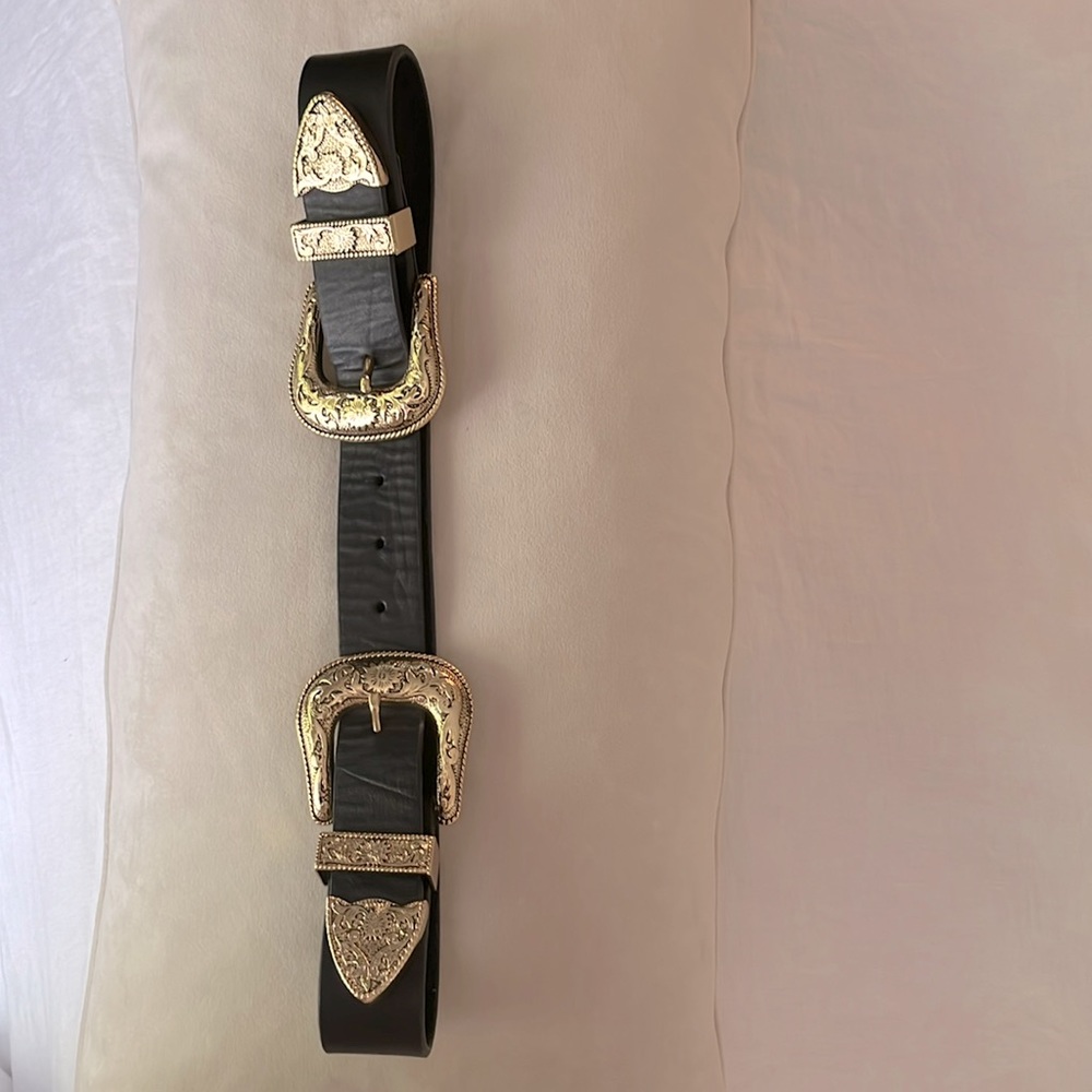 B-low the Belt size medium black leather double gold buckle belt